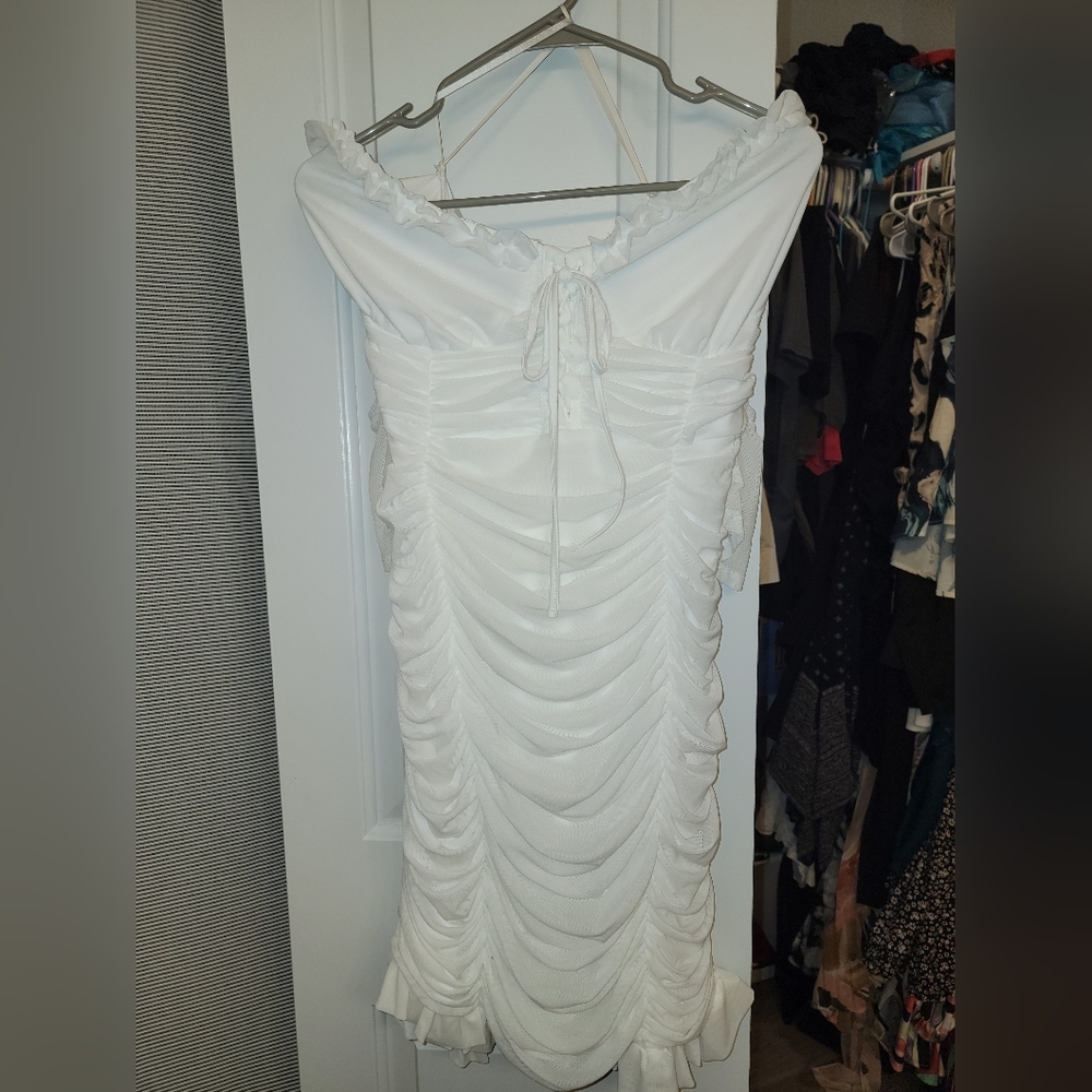 SHEIN Ruched Ruffle Hem Bodycon Dress - Picture 2 of 6
